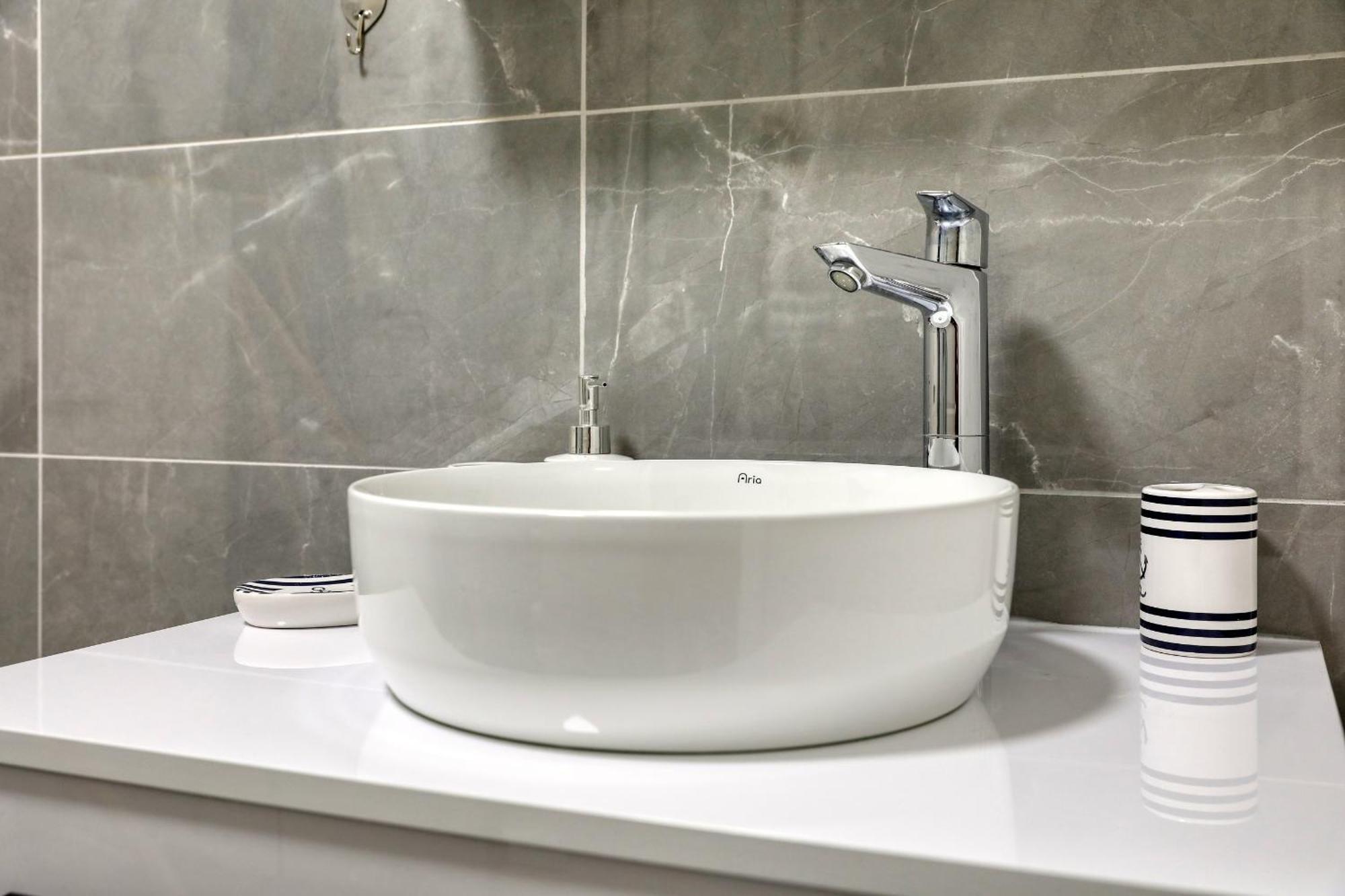 Apartment Relex With Pool & Jacuzzi Привлака Экстерьер фото