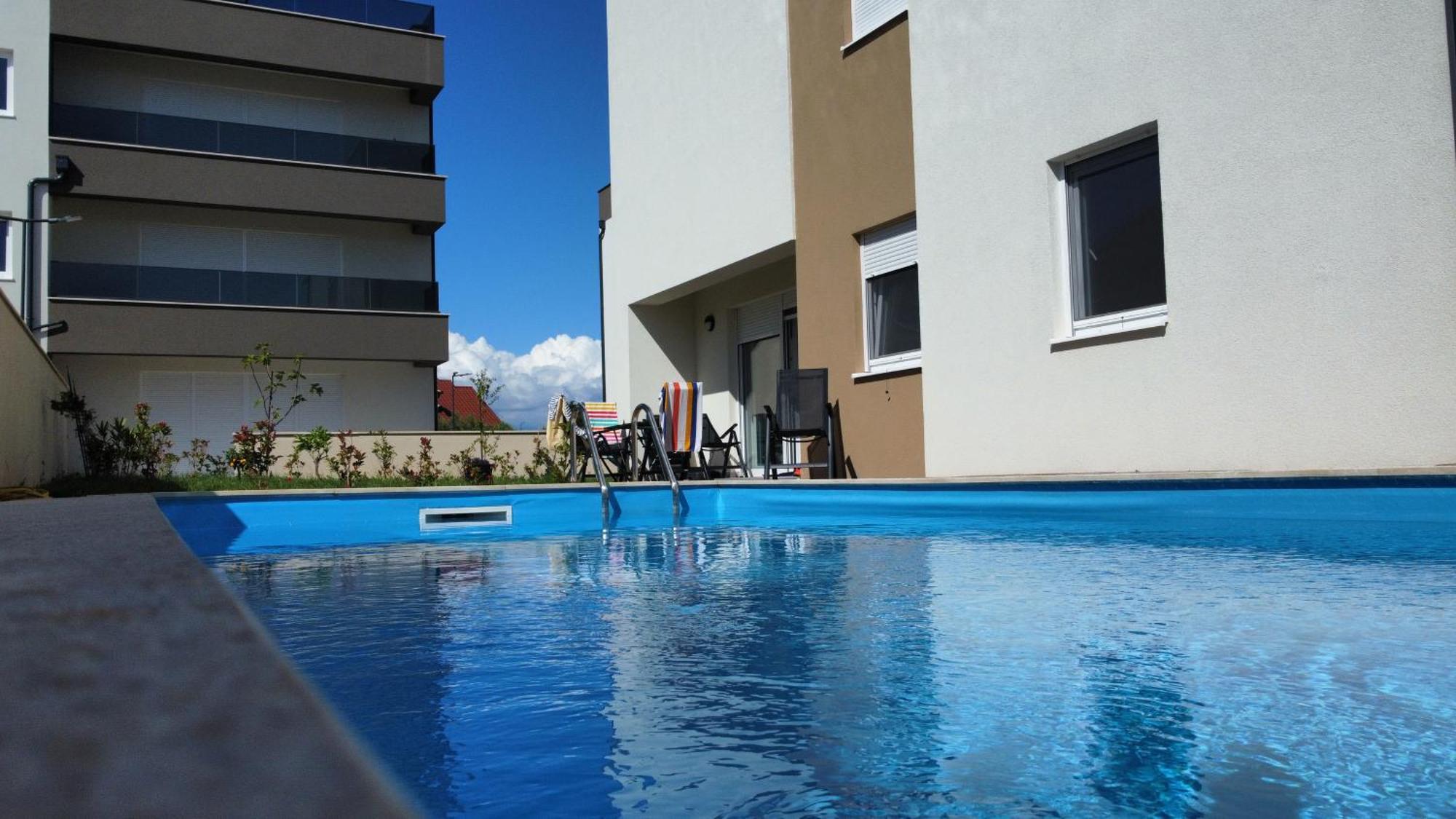 Apartment Relex With Pool & Jacuzzi Привлака Экстерьер фото